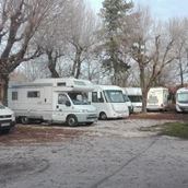 Espacio de estacionamiento para vehículos recreativos - Camping Sabbiadoro