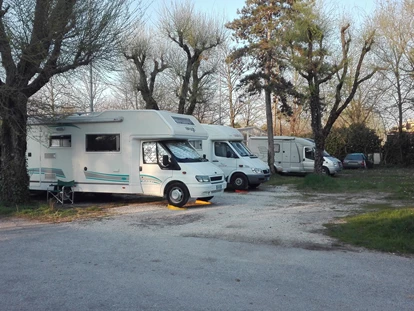 Place de parking pour camping-car - Entsorgung Toilettenkassette - Adria - Camping Sabbiadoro