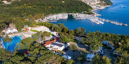 Motorhome parking space - Tennis - Trieste - Camping Village Mare Pineta****