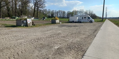 Posto auto camper - Hunde erlaubt: Hunde erlaubt - Bellerive VD - Stellplatz am Bauernhof - HEP Vacances 