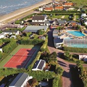 Wohnmobilstellplatz - 5-Sterne Campingplatz am Meer mit Hallenbad und Schwimmbad, Tennis, and viele Aktivitäten - Camping Le Cormoran