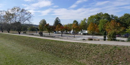 Plaza de aparcamiento para autocaravanas - Bademöglichkeit für Hunde - Höchenschwand - Wohnmobilstellplatz an der Wutach