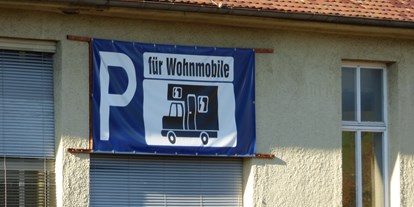 Reisemobilstellplatz - Hunde erlaubt: Hunde erlaubt - Hülben - Stellplatz an der Vinzenz Therme Bad Ditzenbach