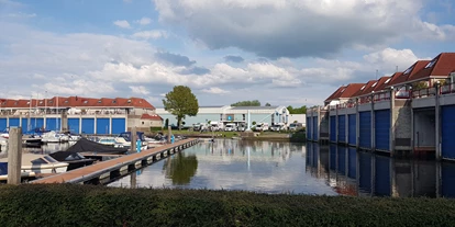 Reisemobilstellplatz - Angelmöglichkeit - Bant - Jachthaven De Molenwaard