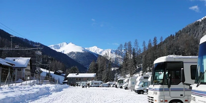 Motorhome parking space - Wintercamping - Graubünden - Ganzjährig geöffnet - Camping RinerLodge