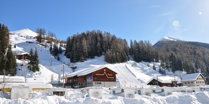 Motorhome parking space - Skilift - Graubünden - Camping RinerLodge