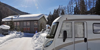 Motorhome parking space - Wohnwagen erlaubt - Graubünden - Camping RinerLodge