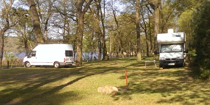 Place de parking pour camping-car - Umgebungsschwerpunkt: See - Sachsen-Anhalt Süd - Freiheit im Wohnmobilhafen - Camping Am Großen Lausiger Teich