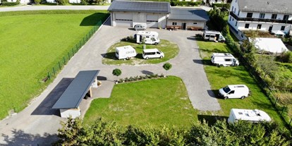 Motorhome parking space - Duschen - Sankt Sebastian (Mariazell) - Camping-Stellplatz Krenn