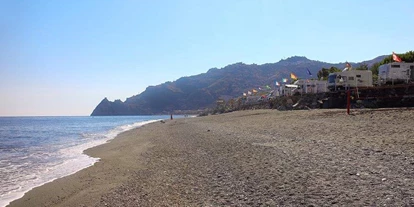 Posto auto camper - Grauwasserentsorgung - Sicilia - Spiaggia con vista Capo Sant'Alessio e Piazzole fronte mare - Parco di Campeggio La Focetta Sicula