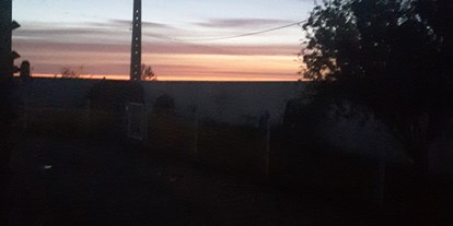 Reisemobilstellplatz - Umgebungsschwerpunkt: am Land - Portugal - Sonnenaufgang - Quinta do Pescador,  Lissabon