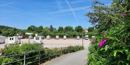 Parkeerplaats voor camper - öffentliche Verkehrsmittel - Leidersbach - Wohnmobilstellplatz Martinswiese