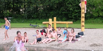 Reisemobilstellplatz - Umgebungsschwerpunkt: Fluss - Grosselfingen - Kinder am Strand - Freizeitanlage an der Lauchert