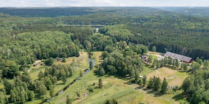 Parkeerplaats voor camper - Angelmöglichkeit - Zuid-Zweden - Risebo mit Campingplatz von oben - Risebo Gård