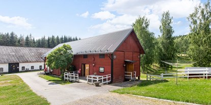 Motorhome parking space - Sauna - Southern Sweden - Servicegebäude mit Reception / Shop - Risebo Gård