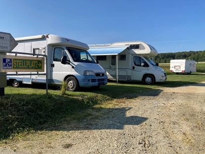 Place de parking pour camping-car - Stromanschluss - L'Autriche - Stellplatz im Ramsargebiet Lafnitztal