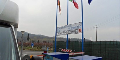 Reisemobilstellplatz - Art des Stellplatz: eigenständiger Stellplatz - Castelnuovo del Garda VR - Camper Park Visconteo - Camper Park Visconteo