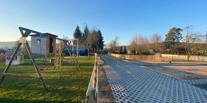 Reisemobilstellplatz - Spielplatz - Wächtersbach - Zufahrt zu den Stellplätzen - Zur Quelle