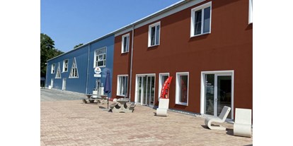 Motorhome parking space - Umgebungsschwerpunkt: Fluss - Vorpommern - Das Haupthaus - Caravan & Resort Gützkow
