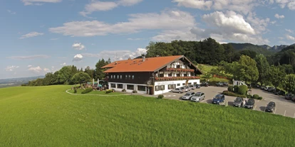 Reisemobilstellplatz - Umgebungsschwerpunkt: Therme(n) - Traunstein (Landkreis Traunstein) - Hotel Café Restaurant Seiserhof  - Hotel Seiserhof & Seiseralm (Wichtig: keine (Vor-) Reservierung der Plätze möglich!)