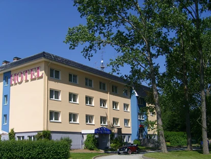 Reisemobilstellplatz - Duschen - Walkendorf - Außenansicht Anmeldung im Hotel am Tierpark - Caravanstellplatz am Tierpark