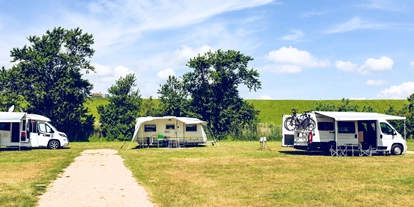 Place de parking pour camping-car - Art des Stellplatz: eigenständiger Stellplatz - Enge-Sande - Camping - Regenbogen Husum