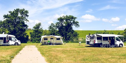 Reisemobilstellplatz - Wohnwagen erlaubt - Nordseeküste - Camping - Regenbogen Husum