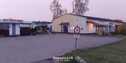 Motorhome parking space - öffentliche Verkehrsmittel - Krugau - Xparking wohnmobilstellplatz