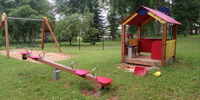 Reisemobilstellplatz - Bademöglichkeit für Hunde - Murnieki - direkt am Gelände, der Kinderspielplatz - Viitina am See in Estland