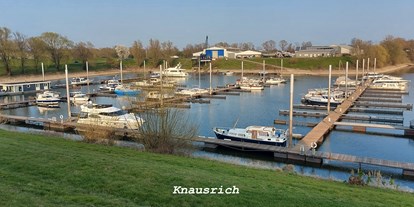 Motorhome parking space - Duschen - Wehl - Yachthafen Emmerich