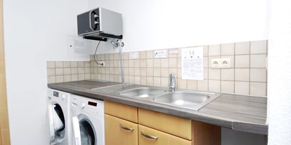 Reisemobilstellplatz - Duschen - Spülmöglichkeit, Mikrowelle, Waschmaschine und Wäschetrockner - Galå Fjällgård