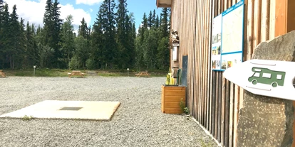 Parkeerplaats voor camper - Noord-Zweden - Ver- und Entsorgung sowie Informationstafel über Wanderwege - Galå Fjällgård