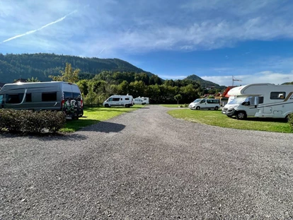 Reisemobilstellplatz - WLAN: am ganzen Platz vorhanden - Halltal - Camping Stellplatz Krenn