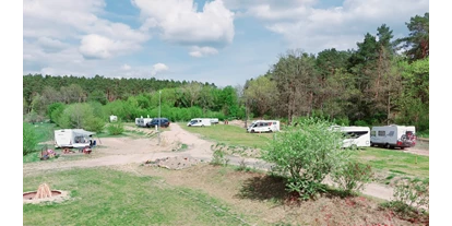 Reisemobilstellplatz - Wohnwagen erlaubt - Blumenow - Stellplatz für Wohnwagen und Wohnmobile.
Eine Zelterwiese ist auch vorhanden. - Campinghof Am Grünen Baum