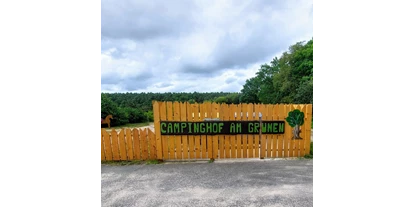 Reisemobilstellplatz - Duschen - Cammin (Mecklenburgische Seenplatte) - Einfahrt/Ausfahrt - Campinghof Am Grünen Baum