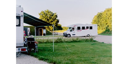Motorhome parking space - Duschen - Landgraaf - Camperplaats Roerdalen