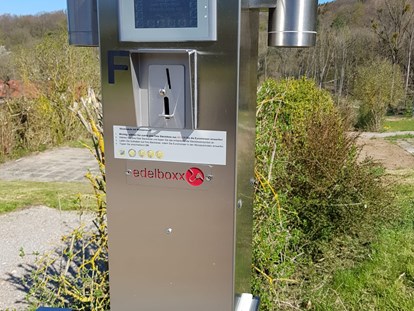Reisemobilstellplatz - Umgebungsschwerpunkt: Berg - Stromsäulen zum steuern der Steckdose auf dem Stellplatz - Wohnmobil- und Campingpark Ambergau