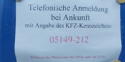 Reisemobilstellplatz - PLZ 29386 (Deutschland) - Informationen (leider nur am Schaukasten fotografiert) - Wienhausen Zum alten Wehr