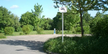 Reisemobilstellplatz - Umgebungsschwerpunkt: Stadt - Reichenberg (Landkreis Würzburg) - Stellplatz am Schloß Külsheim