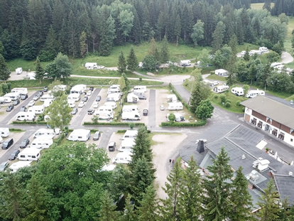 Motorhome parking space - Duschen - Alpen-Caravanpark Tennsee