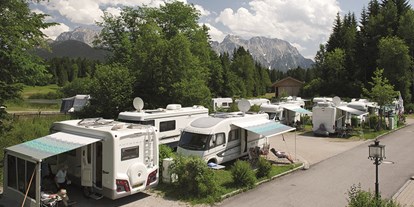 Reisemobilstellplatz - Umgebungsschwerpunkt: Berg - Reisemobilhafen - Alpen-Caravanpark Tennsee