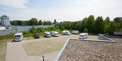 Motorhome parking space - Umgebungsschwerpunkt: Stadt - Warstein - Wohnmobilstellplatz am CityMotel Soest - Stellplatz am City Motel