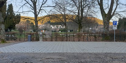 Reisemobilstellplatz - Art des Stellplatz: eigenständiger Stellplatz - Freudenstadt - Stellplatz - Parkplatz am Naturerlebnisbad Glatten