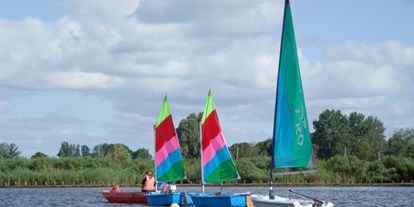 Reisemobilstellplatz - Art des Stellplatz: bei Gewässer - Niederlande - ein Segelschule für Kinder, Jugend und Erwachsene ist vorhanden - RCN de Potten