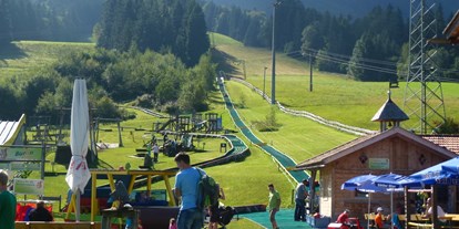 Motorhome parking space - Wintercamping - Biessenhofen (Landkreis Ostallgäu) - Von Mai bis Oktober ist der Buron-Kinderpark geöffnet. Spiel und Spaß für Kinder bis ca. 12 Jahre - Am Buron