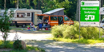Reisemobilstellplatz - Duschen - Nossentiner Hütte - Wohnmobilstellplatz Ecktannen Einfahrt - CampingPlatz Ecktannen