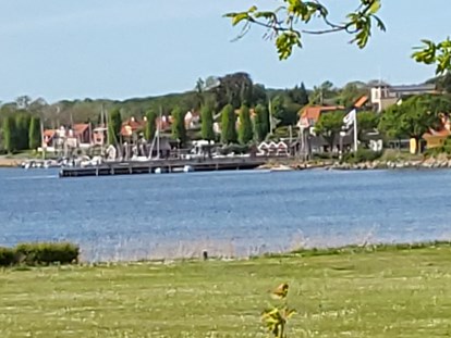 Reisemobilstellplatz - Umgebungsschwerpunkt: Meer - Dänemark - Aussicht vom Stellplatz
Segler hafen nur 500 m - Nysted Stellplatz