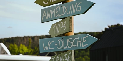 Place de parking pour camping-car - Stromanschluss - Nordthüringen - Wegweiser - Wiesenglück