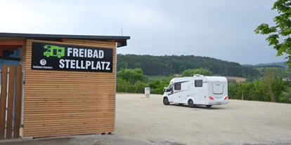 Reisemobilstellplatz - Art des Stellplatz: eigenständiger Stellplatz - Kaindorf (Kaindorf) - Stellplatz Kaindorf Freibad