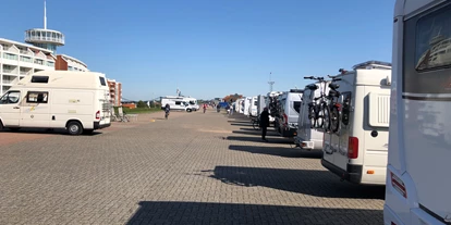Place de parking pour camping-car - Sande (Friesland) - Stellplatz Fliegerdeich - Fliegerdeich am Südstrand